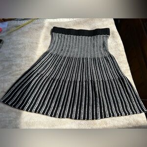 Candie's Black and White Ribbed Circle Skirt size XS